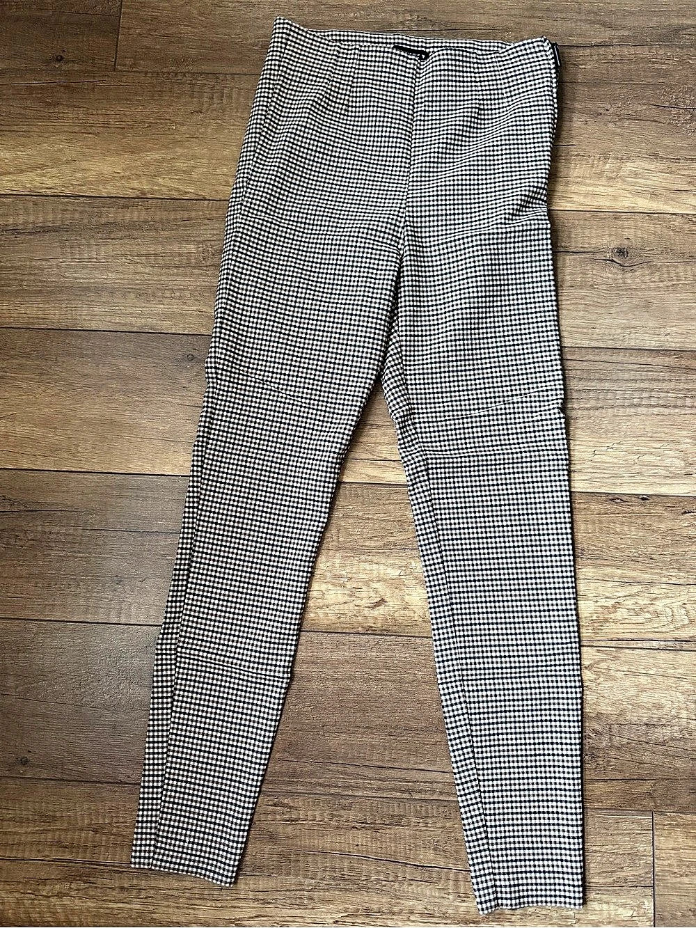Zara Checkered Skinny Pants Size Medium